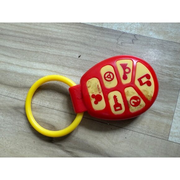 Disney Mickey Mouse car keys clicker - Picture 1 of 6